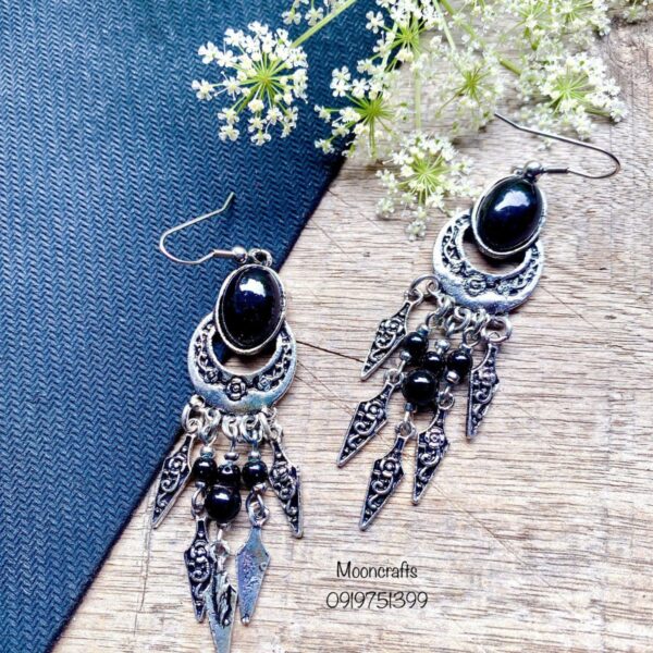 stone earrings for women with black crescent chandelier pattern 4