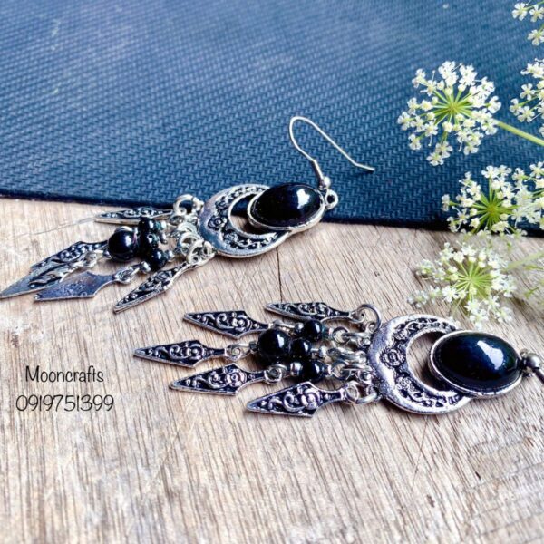 stone earrings for women with black crescent chandelier pattern
