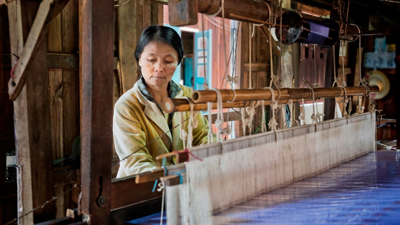 weaving the silk